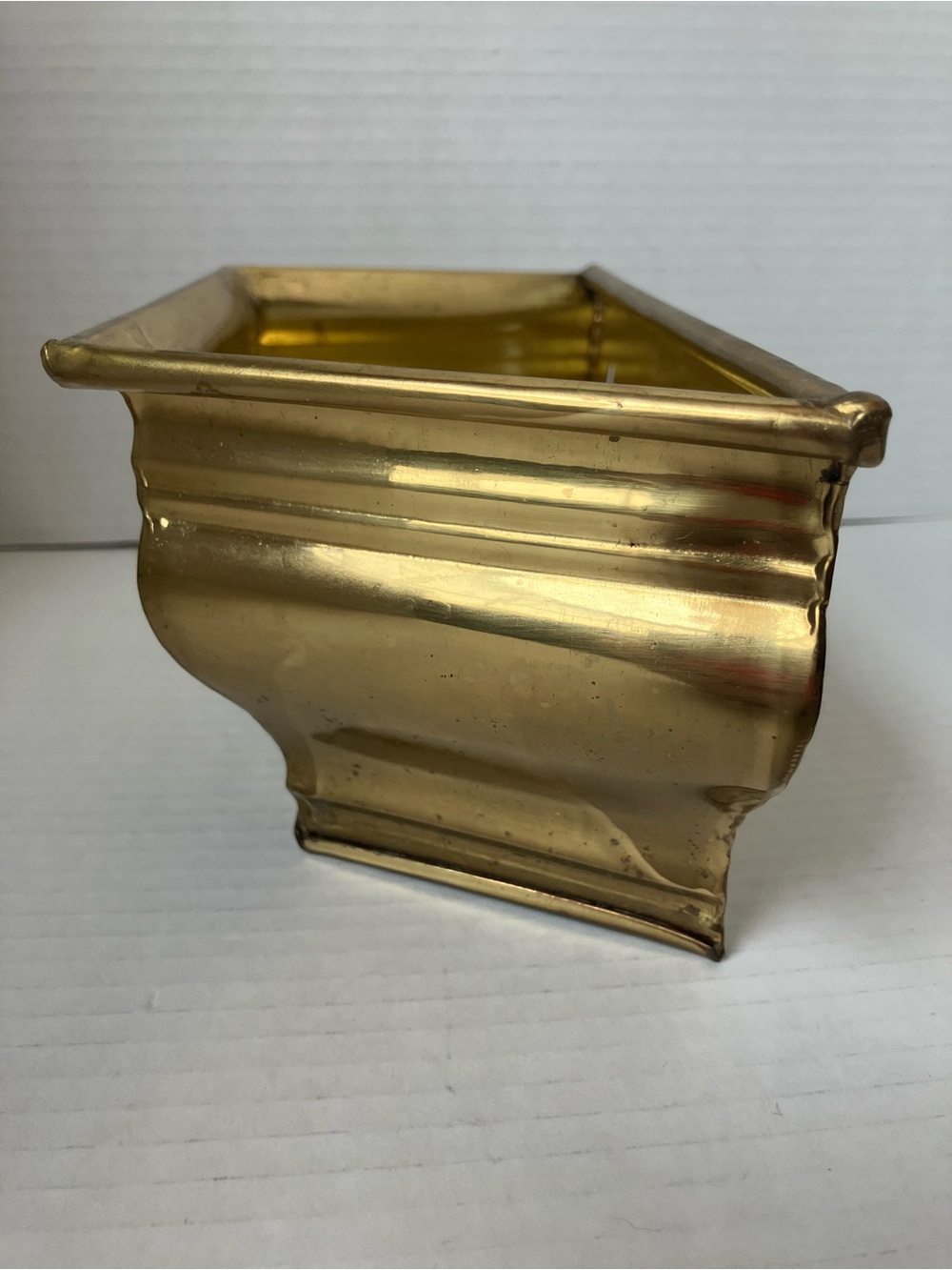 Vintage Brass Metal Hanging Wall Planter Floral Craft Box Aprox 4x8x5